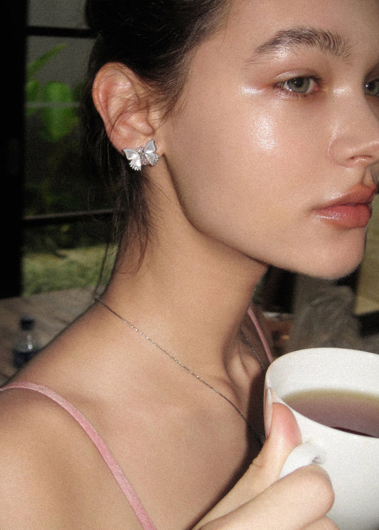 シェルバタフライピアス